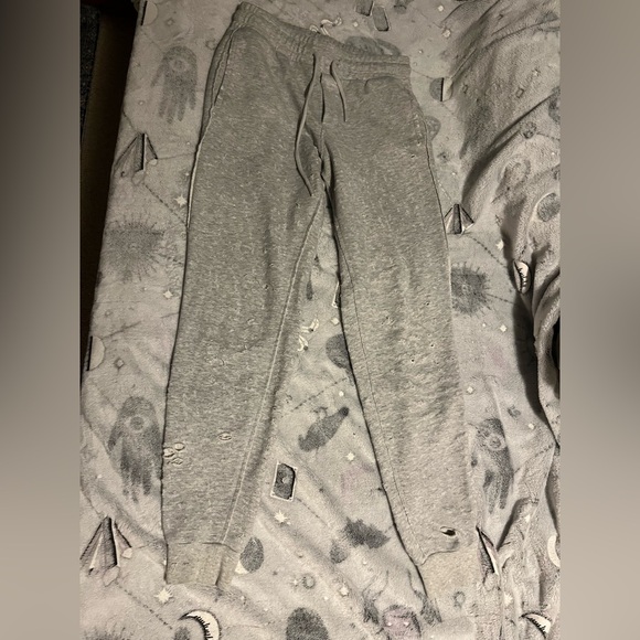 Alo Fierce Grey Sweatpants - Picture 4 of 5